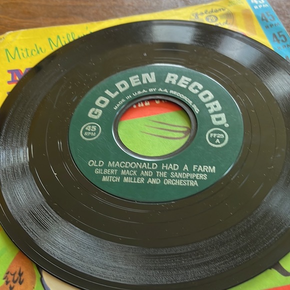 Old MacDonald had a farm record - Picture 3 of 4